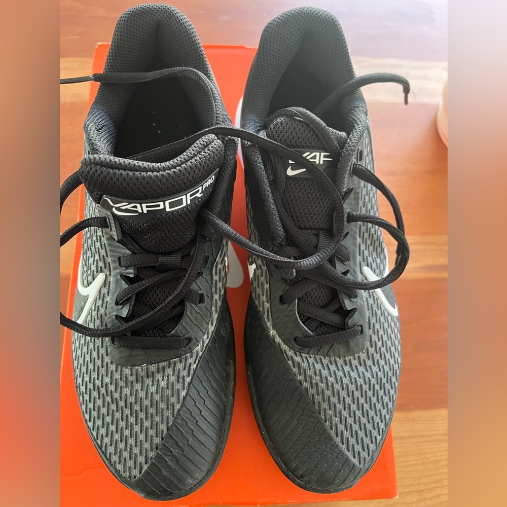 Nike Zoom Vapor Pro 2 Black and White Hardcourt Sneakers - Picture 6 of 6